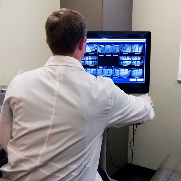 Dentist using Dental Imaging Integration